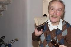 Βγήκε από την εντατική ο Ντίνος Καρύδης.Όλη μας την αγάπη και πάντα γερός.