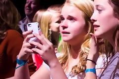 ΥΠΕΠΘ: Απαγόρευση χρήσης κινητών τηλεφώνων εντός σχολείου