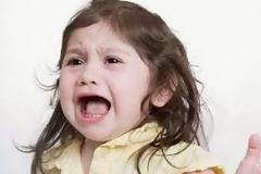 Πως να ηρεμήσετε το παιδί σας που ουρλιάζει σε δημόσιο χώρο!