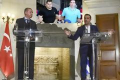 Συγχαρητήρια Τσίπρα σε Ερντογάν με… γκάζια για τους Έλληνες στρατιωτικούς!