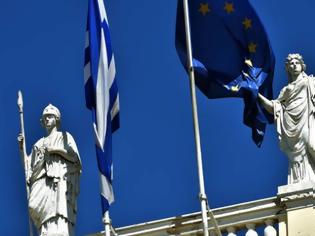Φωτογραφία για Κομισιόν: Βιώσιμο το ελληνικό χρέος - Θα μειωθεί στο 127% έως το 2060