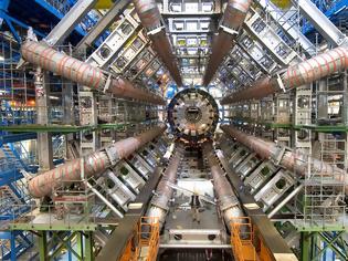 Φωτογραφία για Κ. Παπαγεωργίου: Πειράματα ATLAS για μποζόνιο Higgs