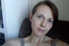 Τρώει επί 3 χρόνια ένα μπισκότο την ημέρα! Δείτε πως έχει γίνει αυτή η γυναίκα... [photos]