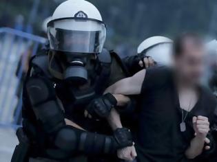Φωτογραφία για Πέντε συλλήψεις στην Θεσσαλονίκη για τα χθεσινά επεισόδια στην εκδήλωση του ΣΥΡΙΖΑ  [Βίντεο]