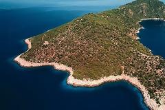 Ξεκινά το project των 2,5 δισ. στη Ζάκυνθο ο εμίρης του Κατάρ – Τι γίνεται με την Οξυά