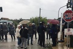 Έκρυθμη η κατάσταση έξω από τον ΧΥΤΑ Λευκίμης στην Κέρκυρα