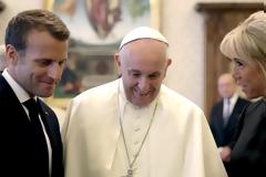 Το ζεύγος Μακρόν στο Βατικανό
