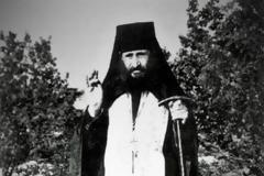 Οι Βούλγαροι μπήκαν στην αυλή της μονής με ματωμένα σπαθιά …