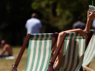 Φωτογραφία για Κύμα ζέστης σαρώνει την Βρετανία - Ενδέχεται να ανέβει σε επίπεδα ρεκόρ ο υδράργυρος