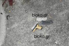 Όπλο και ένας γεμιστήρας καλάσνικοφ στο σημείο της μαφιόζικης ενέδρας