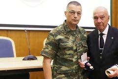 ΓΕΣ: Απονομή Διαμνημόνευσης «Αξίας και Τιμής» στον Καθηγητή Ιατρό κ. Λεωνίδα Παπασταματίου