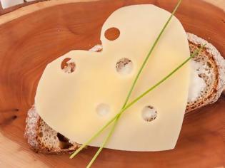 Φωτογραφία για Η συμβολή του τυριού στην υγεία της καρδιά μας: Ποια ποσότητα είναι η ιδανική;