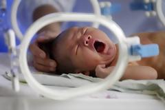 Έδωσαν κατά λάθος τσίπουρο σε μωρό 14 μηνών...