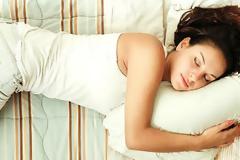 Αυτή είναι η καλύτερη στάση για ξεκούραστο ύπνο