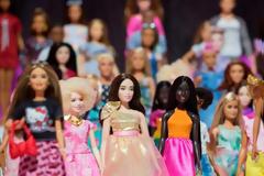 Εκπληξη το νέο επάγγελμα της Barbie