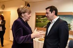 FT: ΕΤΟΙΜΟΣ ΝΑ ΥΠΟΓΡΑΨΕΙ ΜΕ ΤΗ ΓΕΡΜΑΝΙΑ ΤΗΝ ΕΠΙΣΤΡΟΦΗ ΜΕΤΑΝΑΣΤΩΝ Ο ΤΣΙΠΡΑΣ