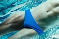 Ποιος είναι ο λόγος που το πέος συρρικνώνεται στη θάλασσα το καλοκαίρι;