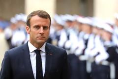 Γαλλία: Ο Μακρόν επαναφέρει τη στρατιωτική θητεία σε 16χρονους άνδρες και γυναίκες;