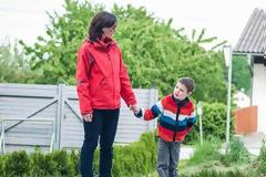 Από ποια ηλικία τα παιδιά μπορούν να διασχίσουν με ασφάλεια το δρόμο;