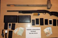 Σπείρα έκλεβε αγροτικά φορτηγάκια κατά παραγγελία, είχε μπουκάρει σε κοσμηματοπωλείο της Γαστούνης