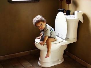 Φωτογραφία για Αλλάζουν τα δεδομένα - Δεν θα πάθετε τίποτα αν κάτσετε σε δημόσιες τουαλέτες [video]