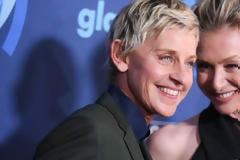 «Είμαστε στα ίδια σκ@@@ με τα άλλα ζευγάρια» -Γιατί η Ελεν ντε Τζενέρις μιλά έτσι για το γάμο της