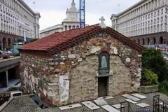 Το θαύμα της πίστεως: Ναοί που δεν γκρεμίζονται…