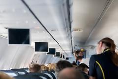 Οι αεροσυνοδοί κινδυνεύουν περισσότερο από καρκίνο του μαστού και δέρματος