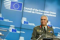 Ένας Υπαξιωματικός της “μάζας” θέτει 2 ερωτήματα στον κ.Κωσταράκο και του αφιερώνει μαντινάδα