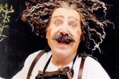 Σαν σήμερα  30 Ιουνίου έφυγε από τη ζωή ο γίγαντας της αριστοφανικής κωμωδίας Θύμιος Καρακατσάνης - Η τελευταία συνέντευξη του.