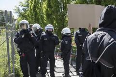 «Αστακός» το Άουγκσμπουργκ για το συνέδριο του ακροδεξιού AfD