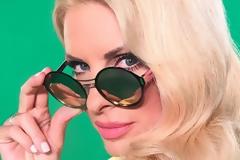 Ελένη Μενεγάκη: Ξύπνησε με νοσταλγική διάθεση! Οι φωτογραφίες από το συρτάρι και τα γλυκά λόγια!