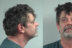 Φρίκη: 13χρονος ανακάλυψε τον πατέρα του με γυναικεία ρούχα και...