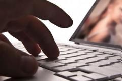 Καμένα Βούρλα: «Πλούσιο» υλικό παιδικής πoρνoγραφίας στους Η/Υ του 52χρονου