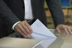 Στα τρία «σπάει» η Β’ Αθηνών: Πώς θα μοιραστούν οι 34 Δήμοι