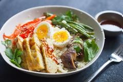 Τι είναι τα «Buddha bowls» και γιατί αποτελούν τη νέα τάση στην υγιεινή διατροφή;