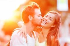 Όσα κάνουν οι γυναίκες στην αρχή της σχέσης αλλά δεν το παραδέχονται