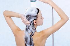 Είσαι σίγουρη ότι λούζεσαι με το σωστό τρόπο;