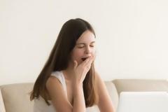 Η όχι και τόσο καλή σχέση του έφηβου με τον ύπνο