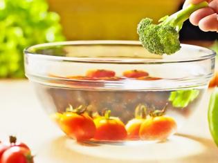 Φωτογραφία για Φυτοφάρμακα σε φρούτα και λαχανικά: Πώς πλένονται σωστά στο σπίτι