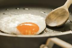 Δεν πρέπει ποτέ να μαγειρεύετε με αυτό τον τρόπο τα αυγά