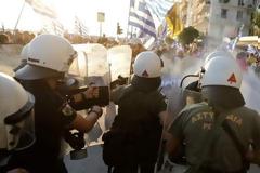 Θεσσαλονίκη: Ένταση και επεισόδια στην πορεία διαμαρτυρίας για το όνομα της Μακεδονίας