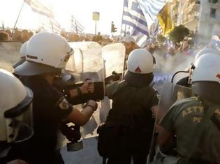 Φωτογραφία για Θεσσαλονίκη: Ένταση και επεισόδια στην πορεία διαμαρτυρίας για το όνομα της Μακεδονίας