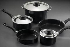 Πώς να κάνετε τις κατσαρόλες σας σαν καινούριες