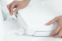 Πώς θα αλλάξετε σωστά το καπάκι της τουαλέτας σας