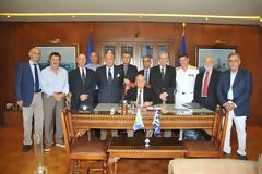 ΕΠΙΣΚΕΨΗ ΔΙΑΤΕΛΕΣΑΝΤΩΝ ΑΡΧΗΓΩΝ ΣΤΟΛΟΥ ΣΤΟ ΑΡΧΗΓΕΙΟ ΣΤΟΛΟΥ (5 ΦΩΤΟ)