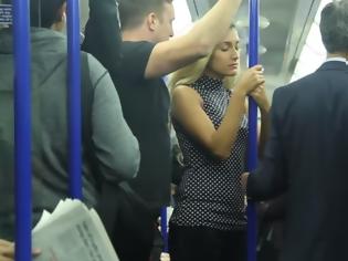 Φωτογραφία για MΠΡΑΒΟ! Παρενοχλεί άγνωστη γυναίκα στο μετρό και δείτε τι κάνουν οι υπόλοιποι άνδρες [video]