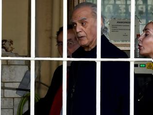 Φωτογραφία για Αποφυλακίστηκε ο Τσοχατζόπουλος: Εξεπλάγην που βγήκε, δήλωσε ο δικηγόρος του
