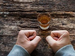 Φωτογραφία για Ποια ποσότητα αλκοόλ μπορεί να επηρεάσει τη στύση ενός άνδρα;