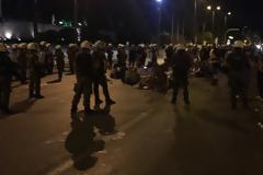 Σε συλλήψεις μετατράπηκαν οι προσαγωγές για τα επεισόδια στη συγκέντρωση για τη Μακεδονία [Εικόνες-Βίντεο]